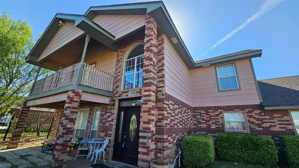 8736 Johns Road, Alvarado