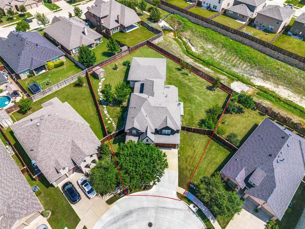 1215 Hundgate Way, Forney
