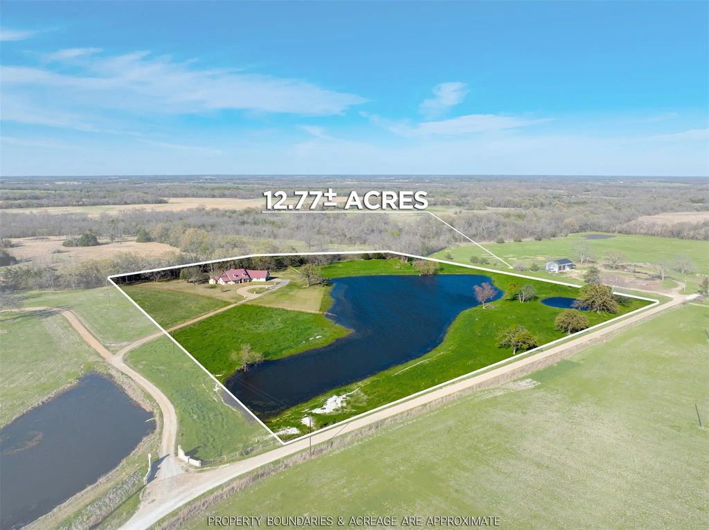 2290 County Road 27300, Honey Grove