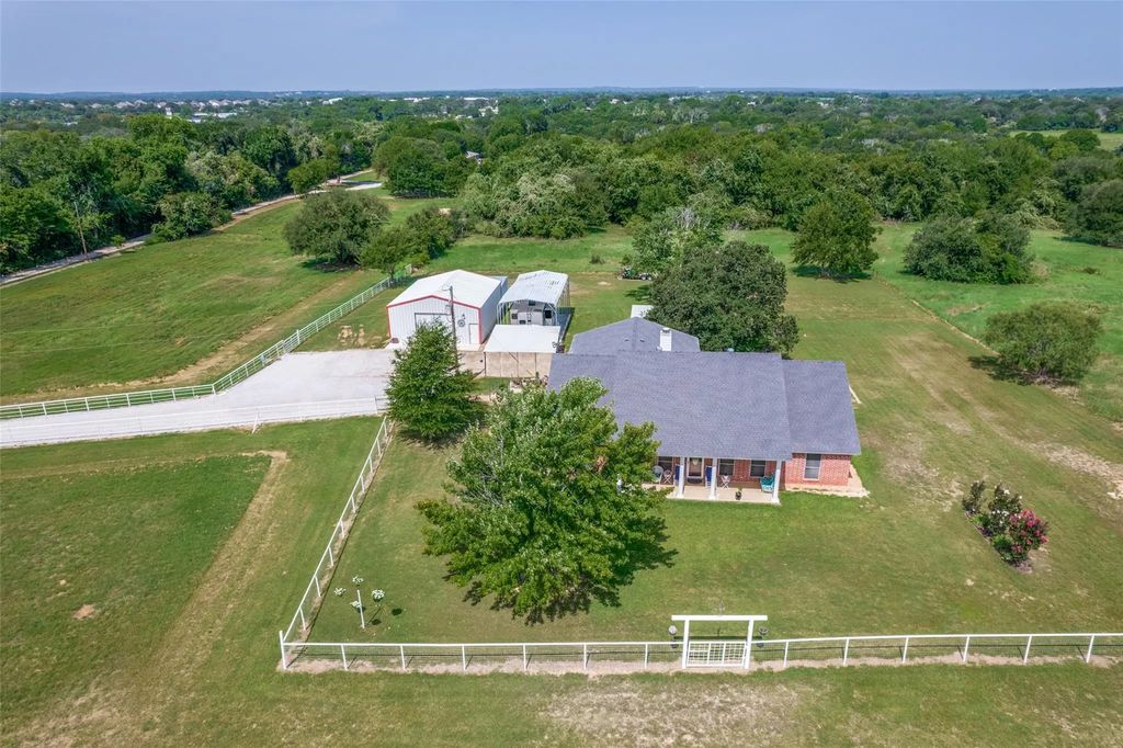 2400 Springfield Road, Springtown