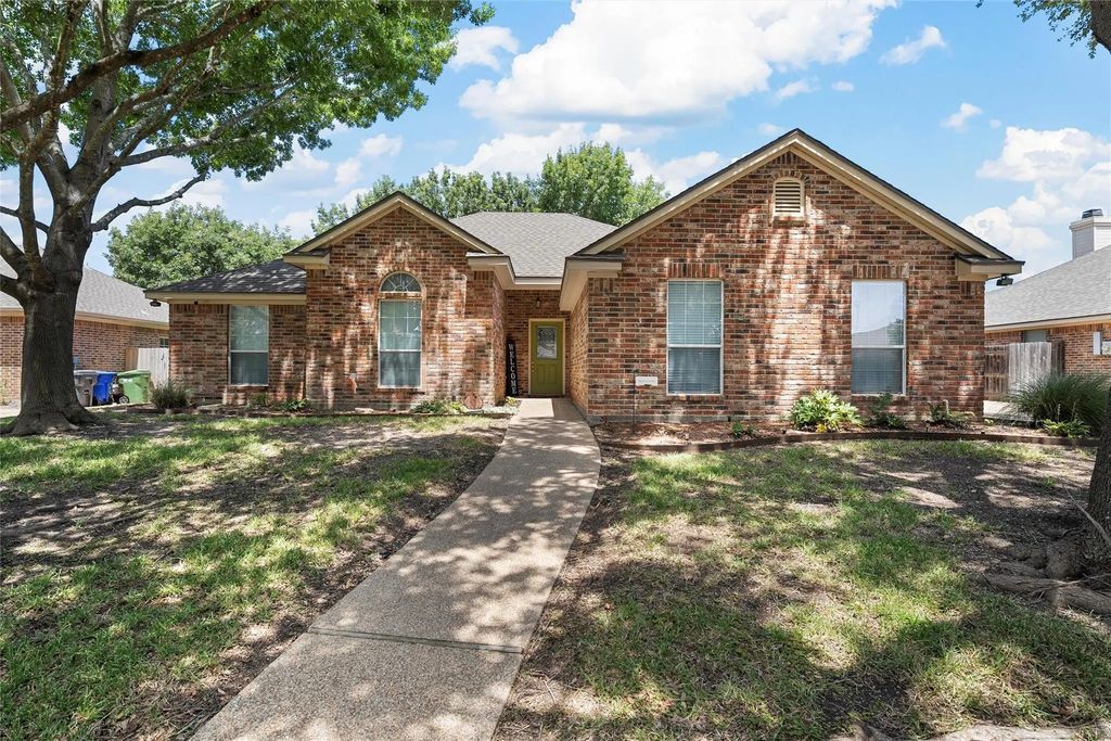 211 Desert Sky Drive, Waco