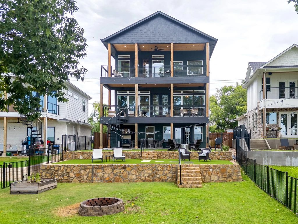 2417 E Lake Drive, Weatherford