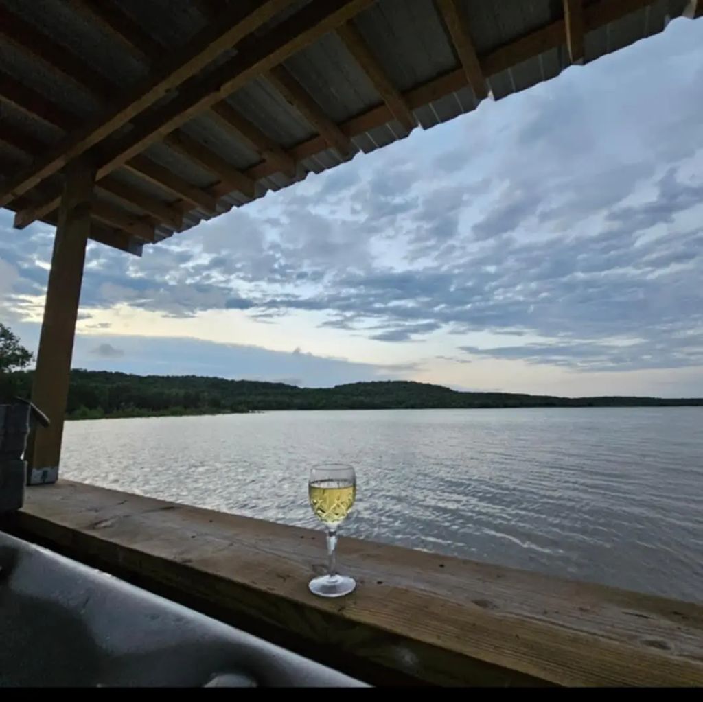140 Meadow Pond Court, Runaway Bay