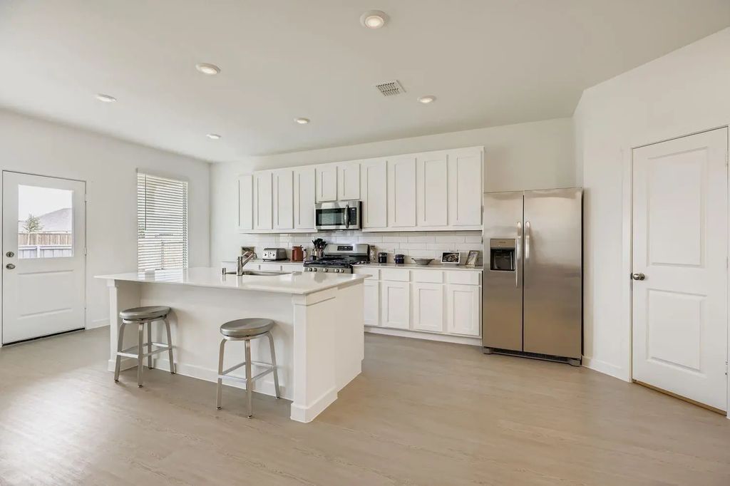 822 Madrono Drive, Princeton