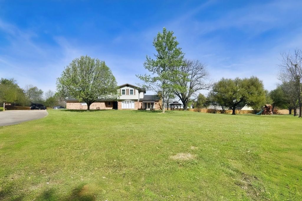 802 W Coke Road, Winnsboro