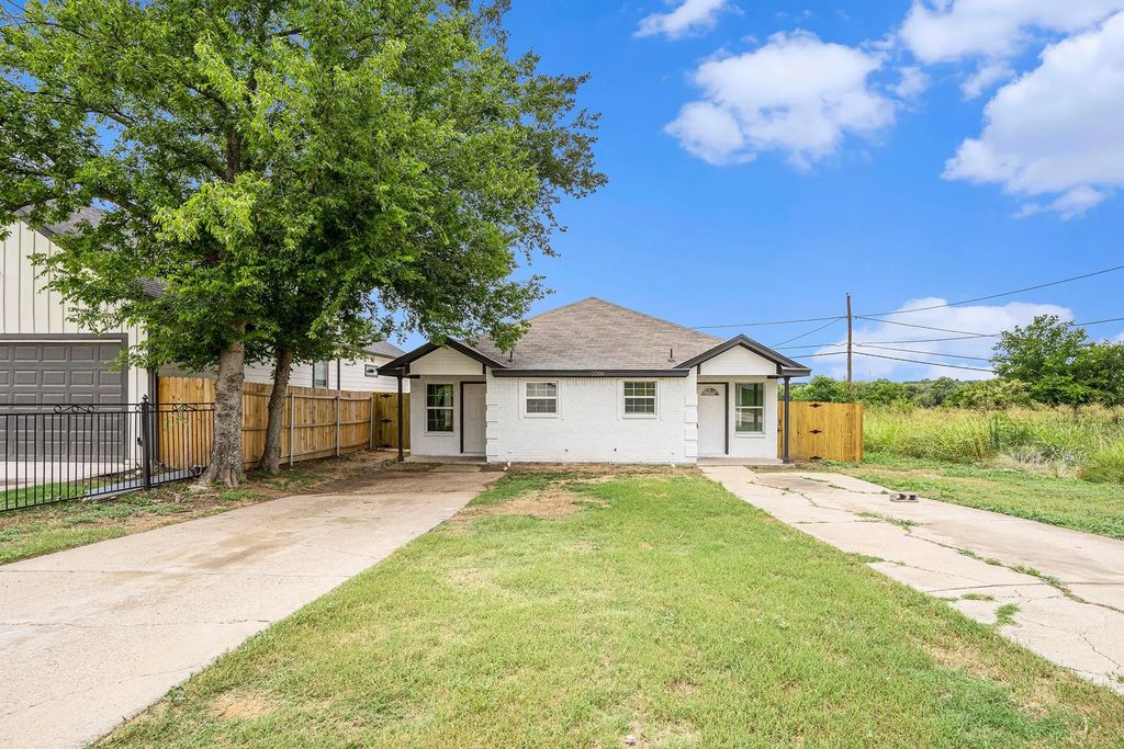 2200 Brookes Street A, Fort Worth