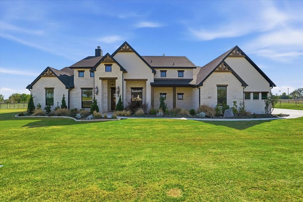 561 Royal Santana, Weatherford
