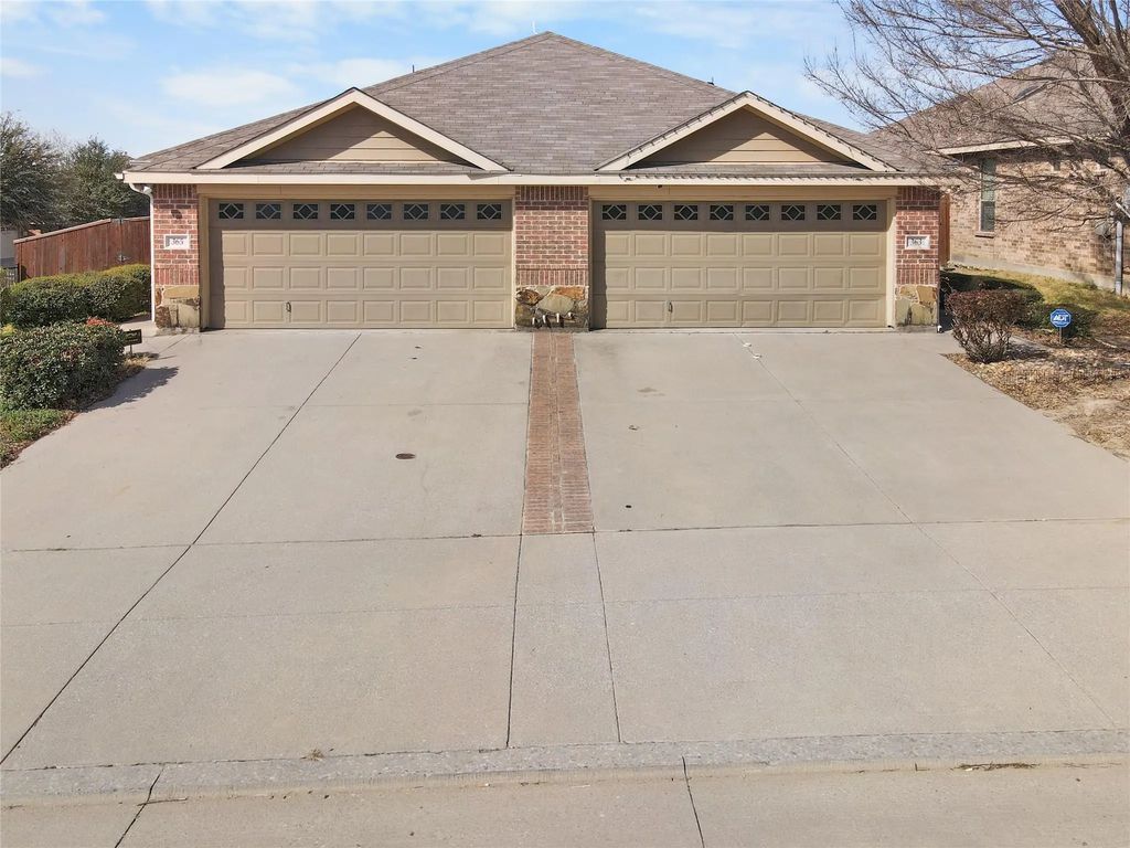 363 Armstrong Lane, Lavon