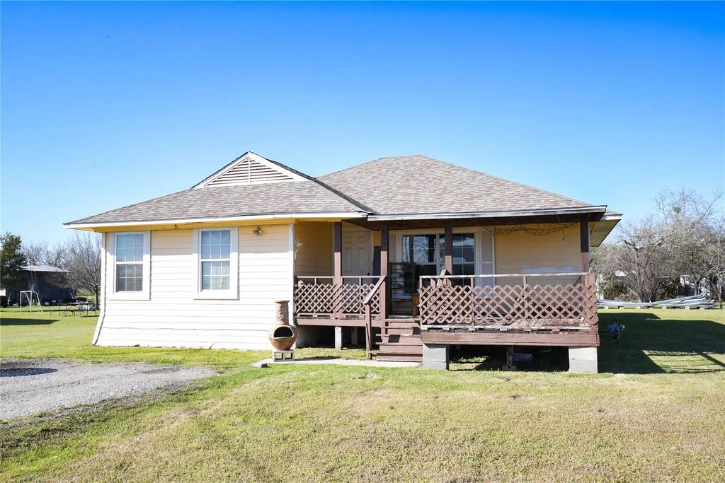 520 W Oak Street, Gunter