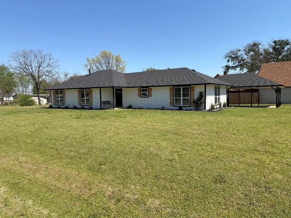 102 William Street, Pottsboro