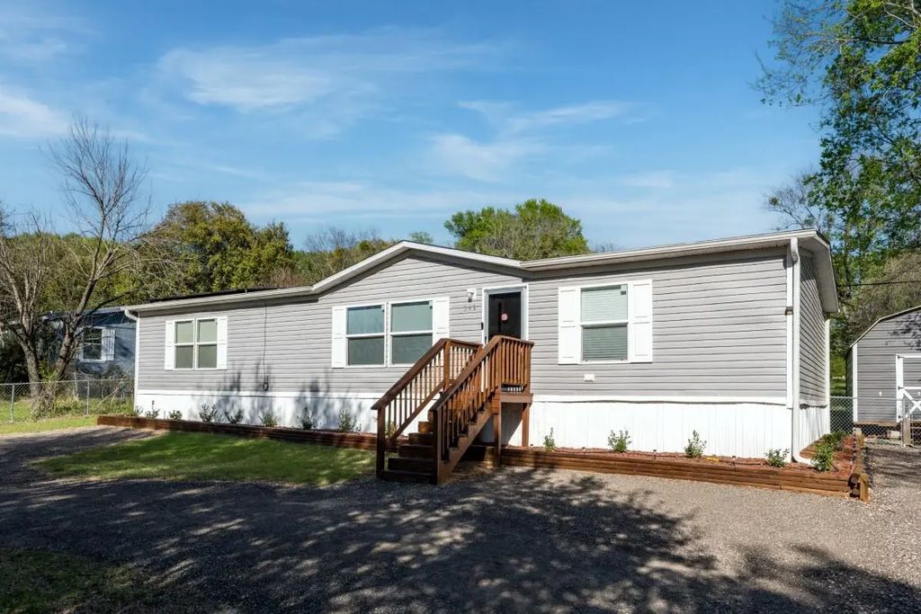 248 Whispering Trail, Gun Barrel City