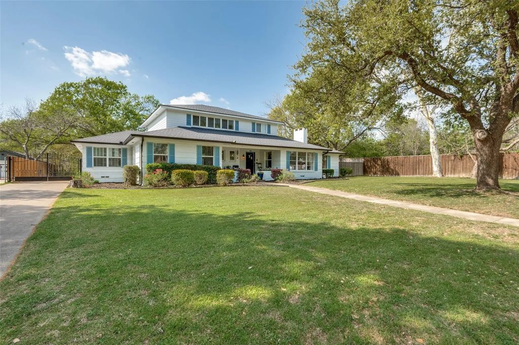 901 Bryson Street, Waxahachie