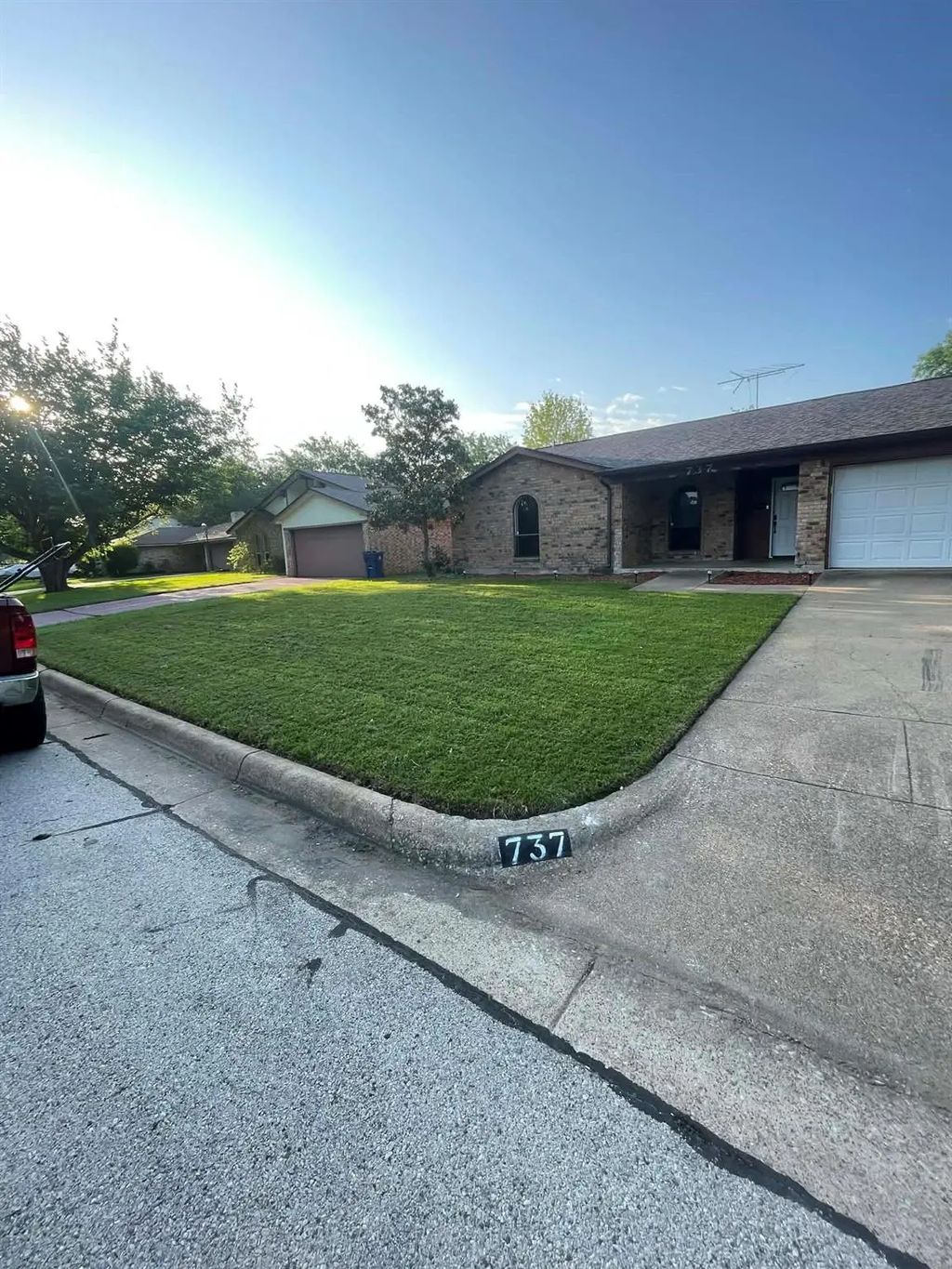 737 Ash Street, Burleson