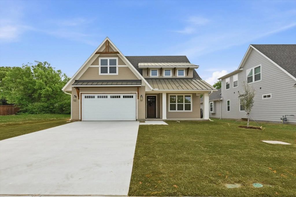 216 Village Way, Argyle