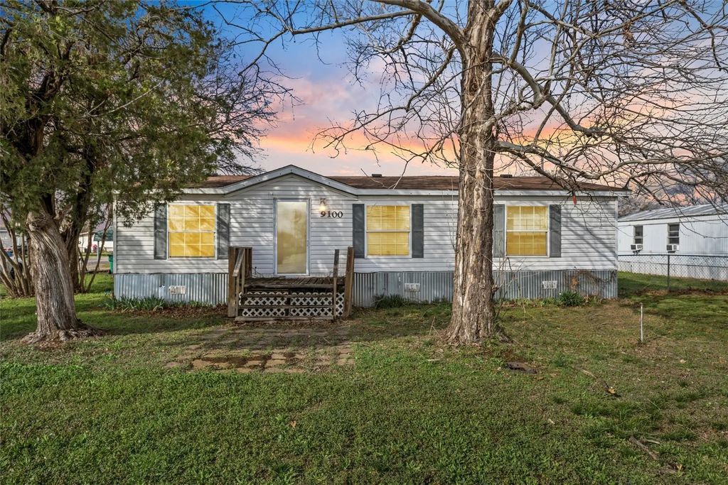 9100/9088 5th Street, Crawford