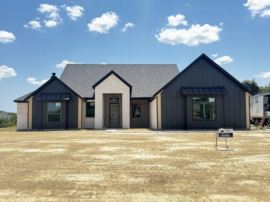 1102 Silver Sage Trail, Weatherford