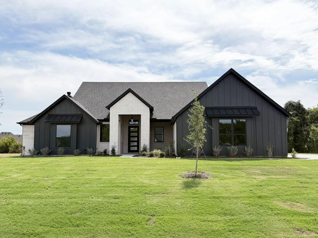 1102 Silver Sage Trail, Weatherford