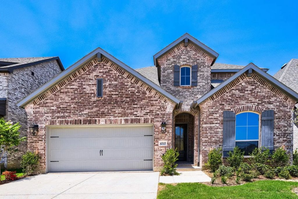 4315 Blackberry Lane, Oak Point