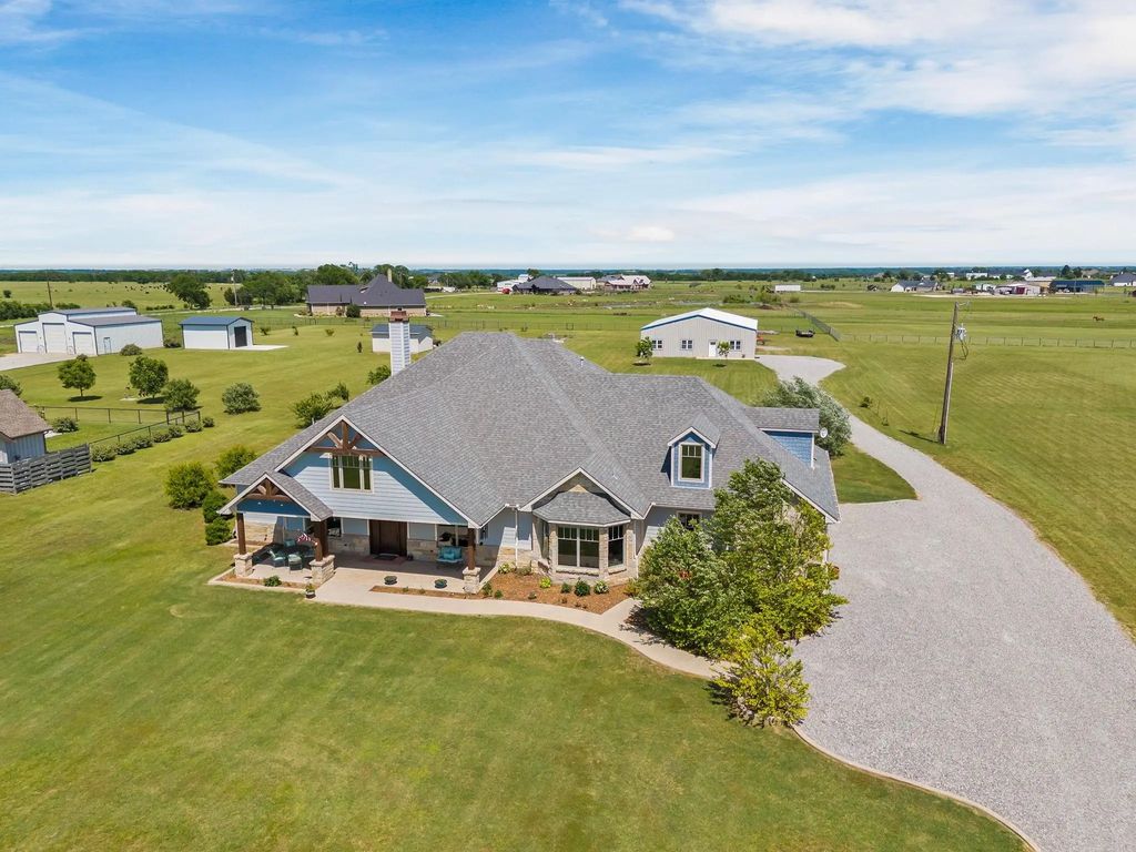 1206 Jc Maples Road, Gunter