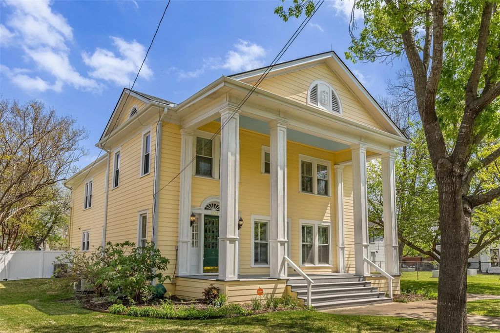 1017 N Woods Street, Sherman