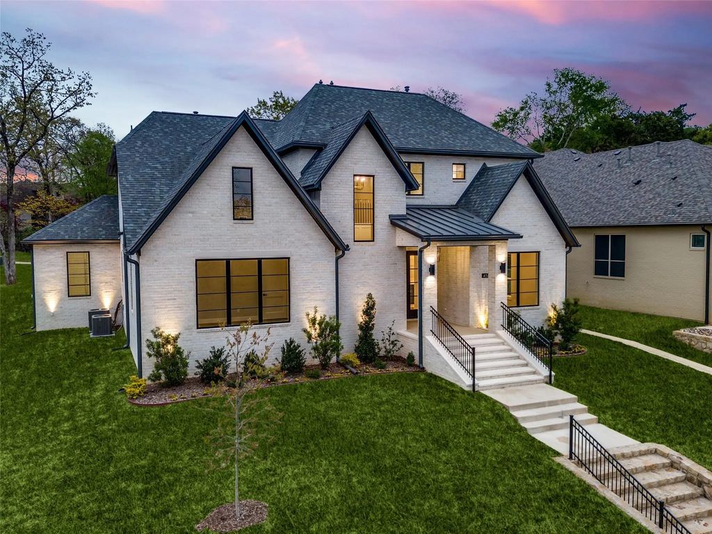 4585 Cascades Boulevard, Tyler