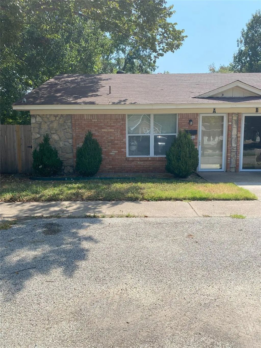 904 N Frances Street A, Terrell