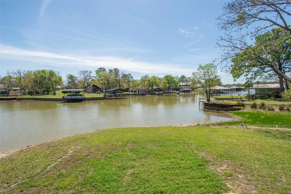 117 Joy Lane, Gun Barrel City