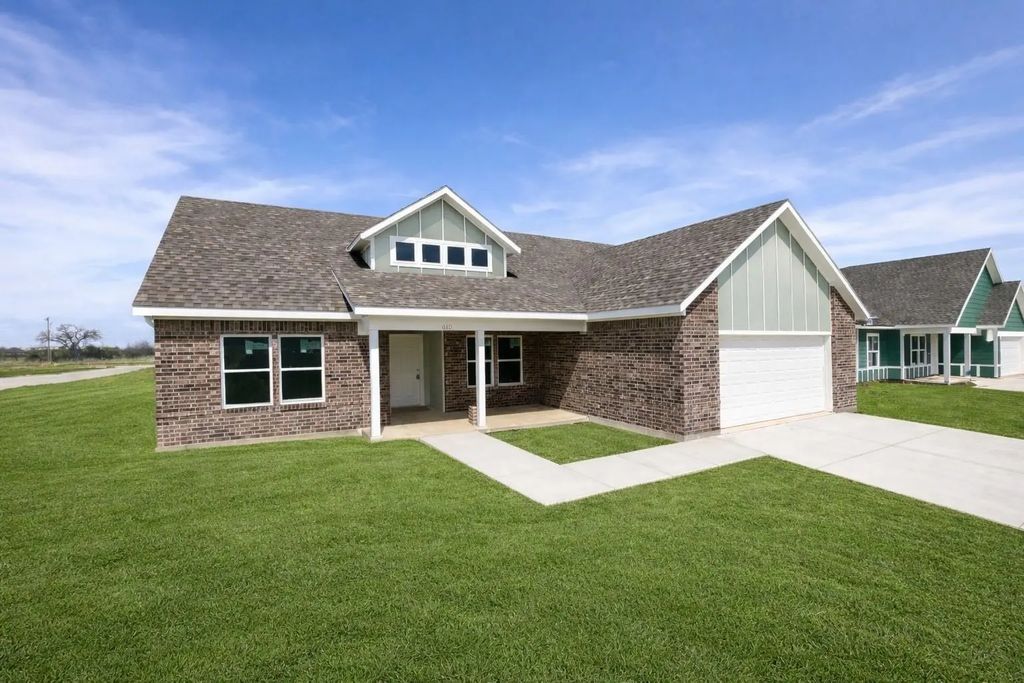 613 Crockett Drive, Cleburne