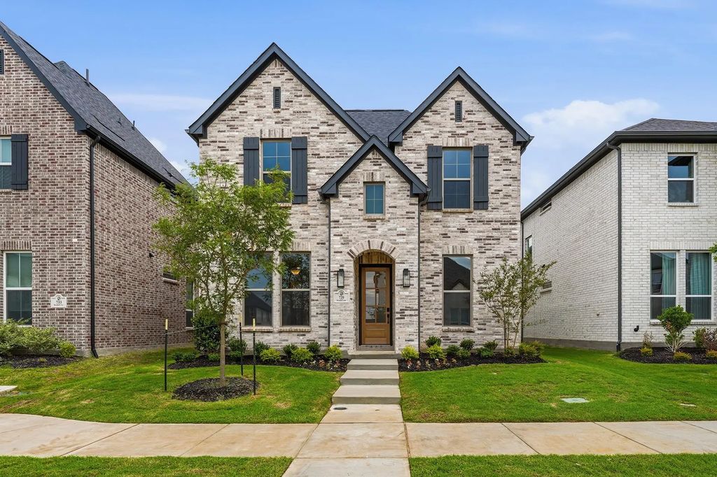 729 Kendall Lane, Celina