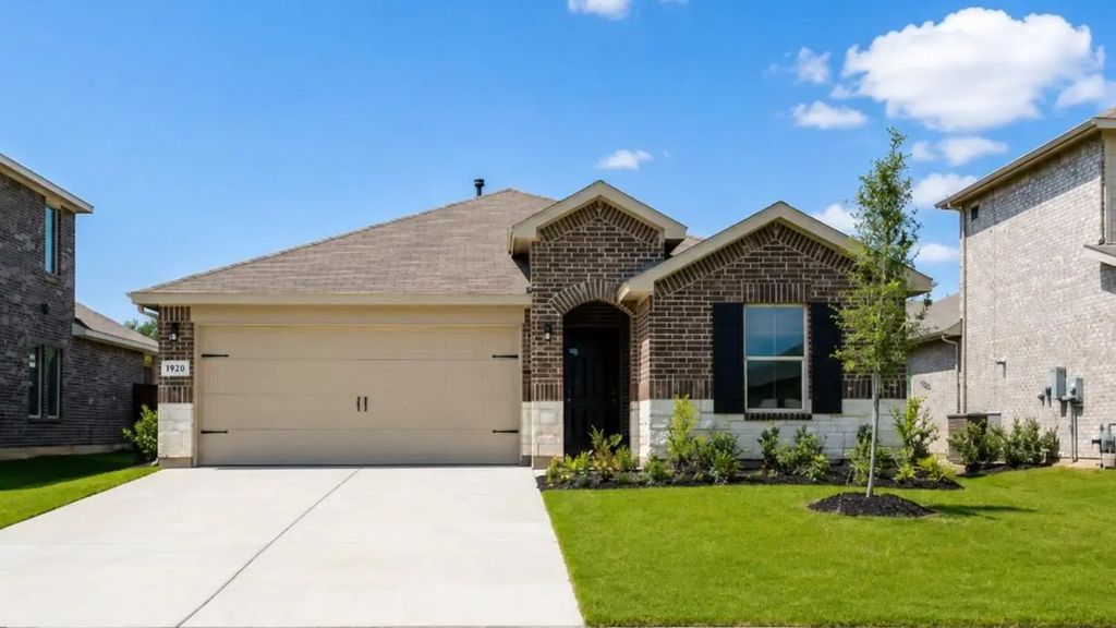 1920 Cherokee Lane, Cleburne