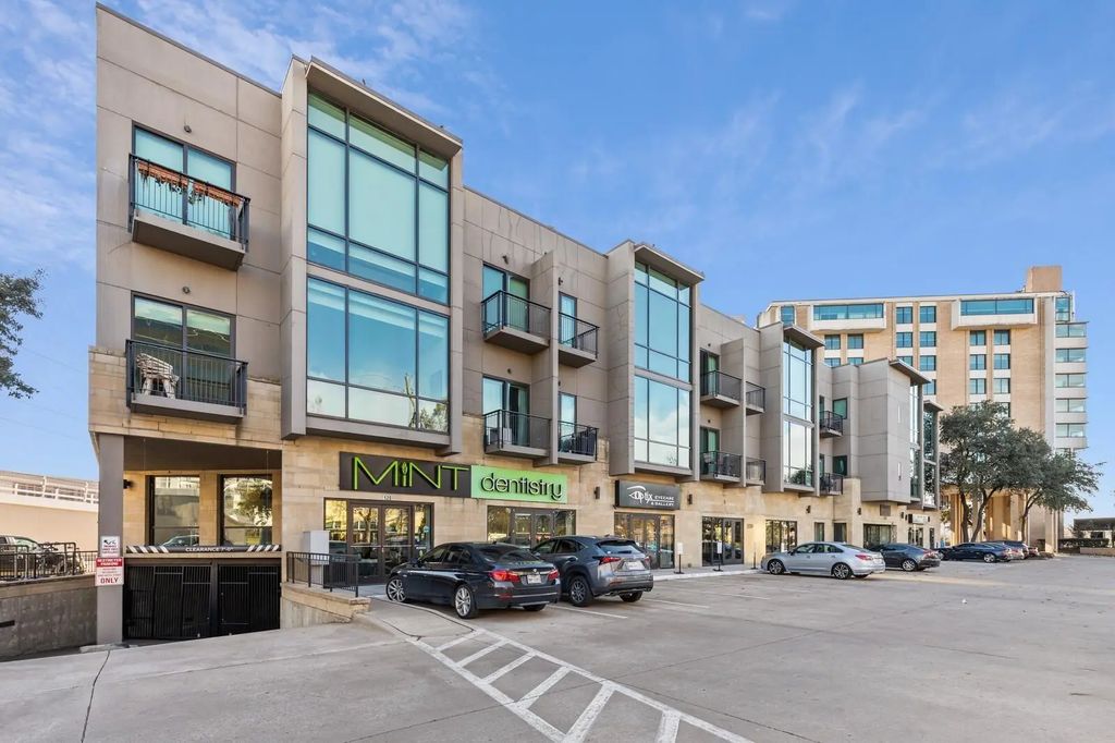 5320 E Mockingbird Lane L302, Dallas