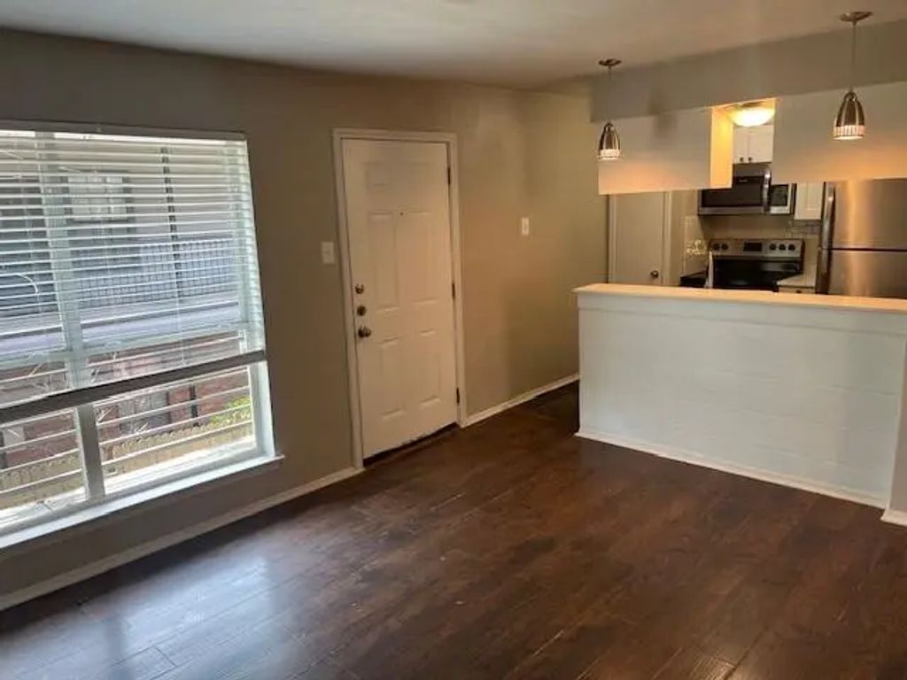 2821 Reagan Street 202, Dallas