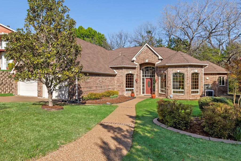 314 Harbor Landing Drive, Rockwall