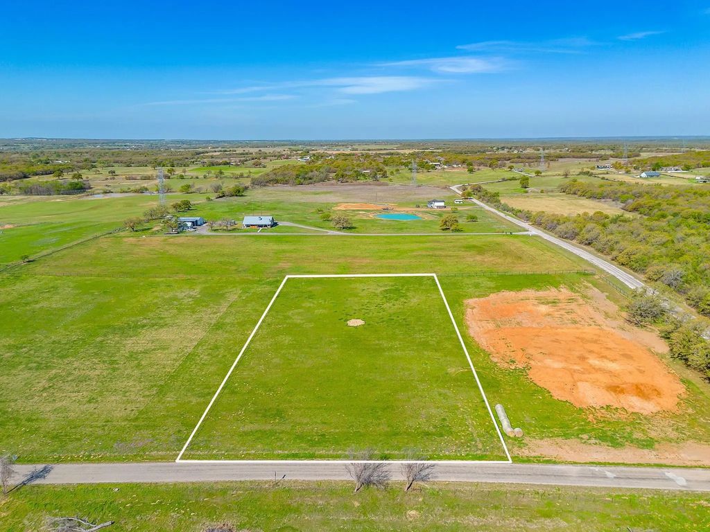 1104 Clover Drive, Poolville