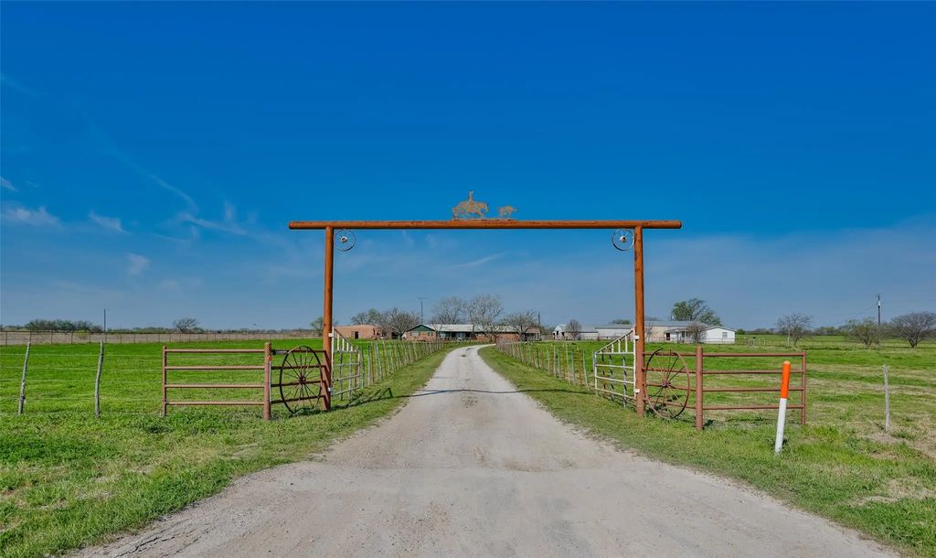 3511 S Interstate 35, Gainesville
