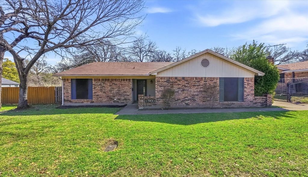 1503 N Fielder Road, Arlington