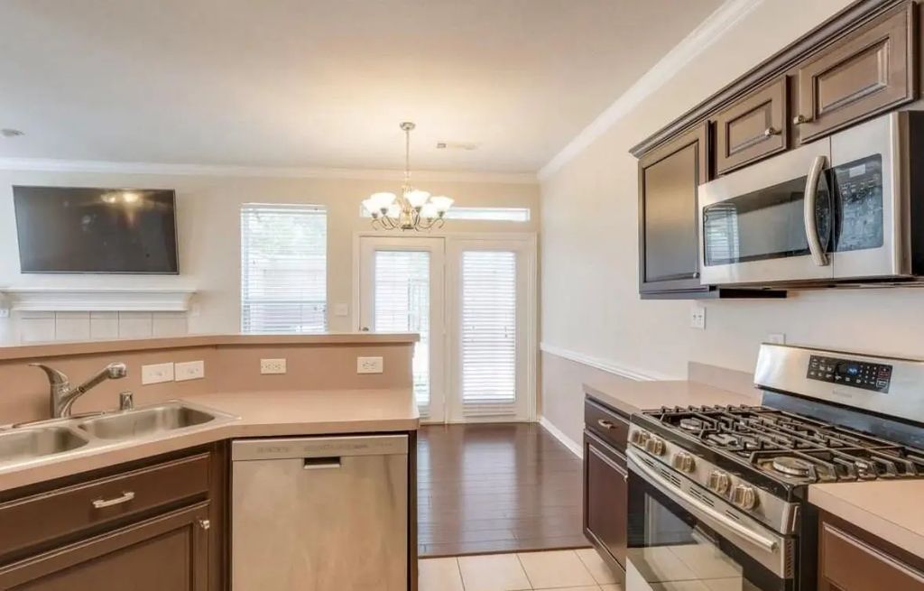 615 Regency Drive, Allen
