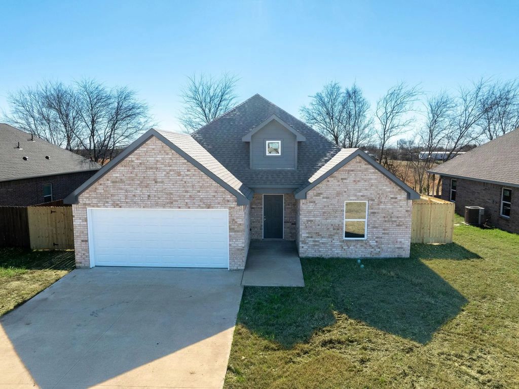 1032 Springview Lane, Mabank