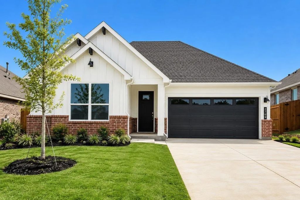 2709 Flycatcher Drive, Denton