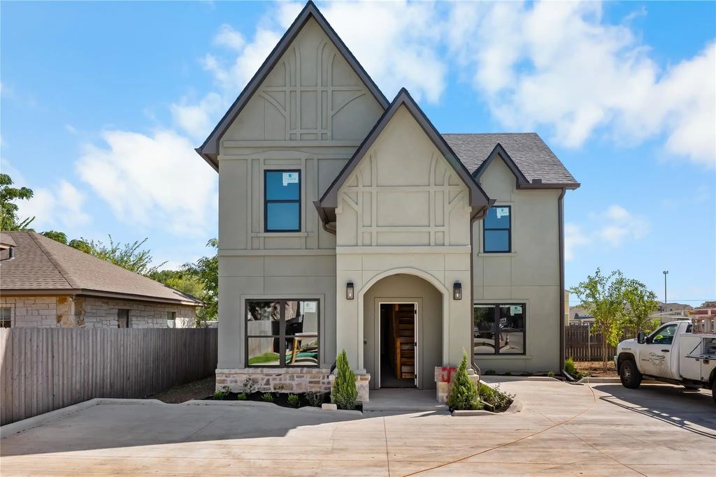 2700 S 2nd J, Waco