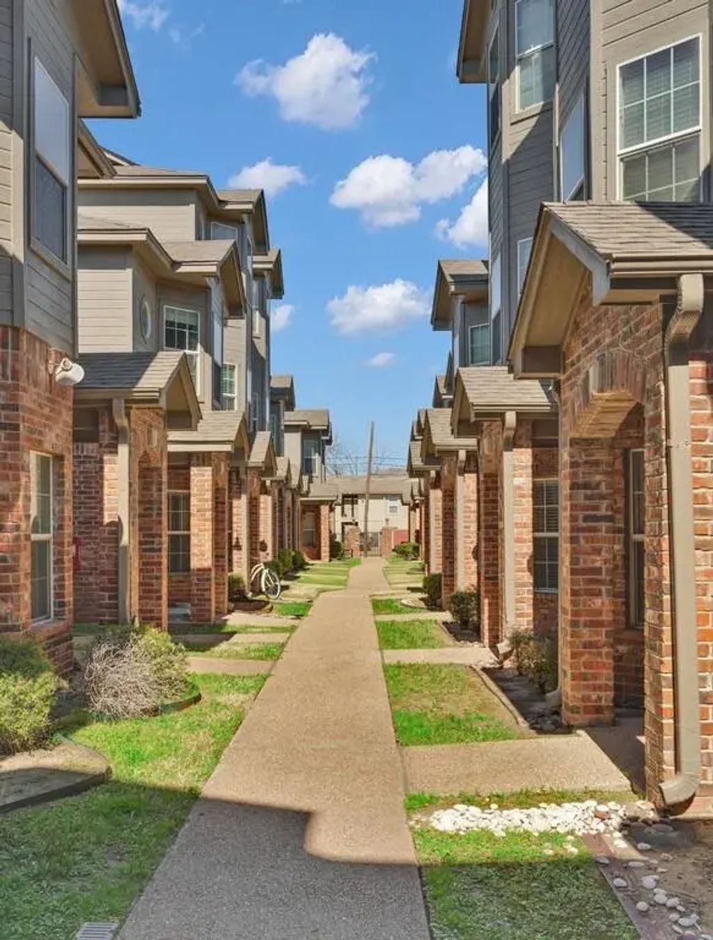 1701 S 12th Street 1204, Waco