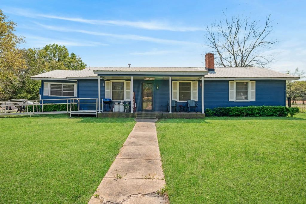 4958 Texas Highway 154, Cooper