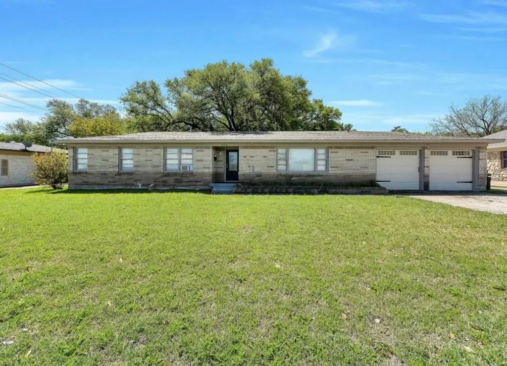 7294 Glenview Drive, Richland Hills