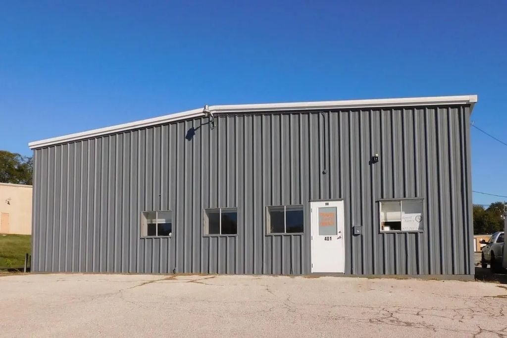 401 W Coffin Street, Denison