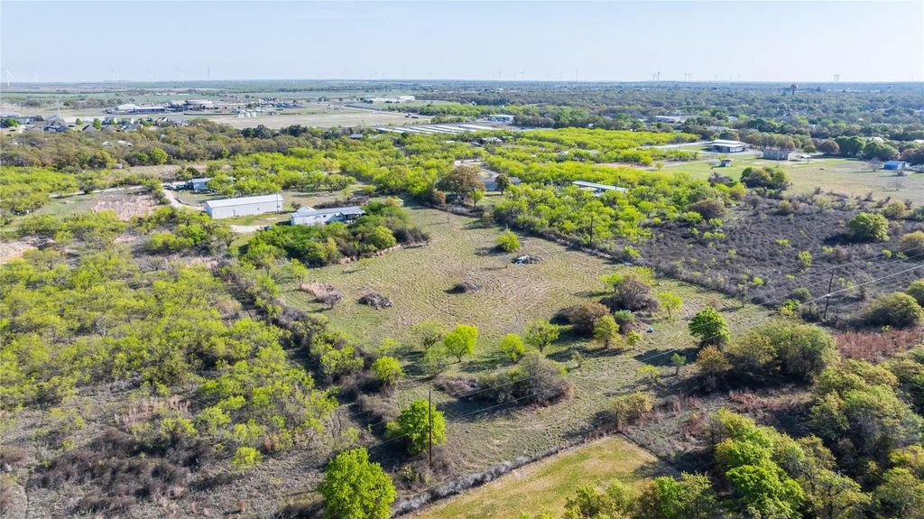 8169 Private Road 5072, Clyde
