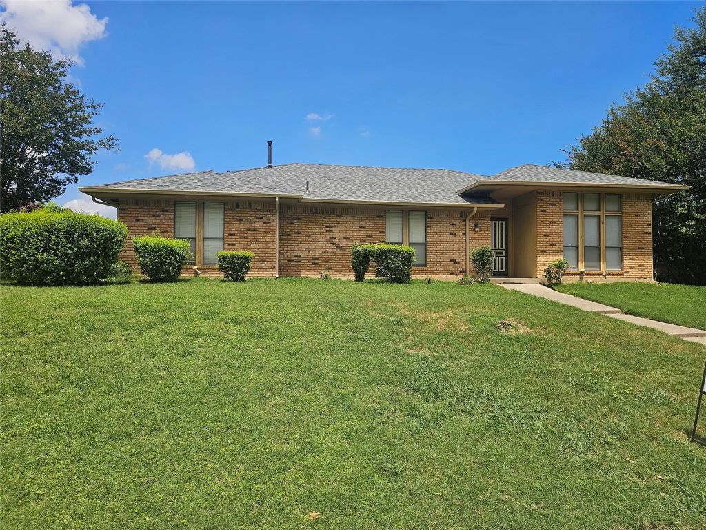 1340 Grand Teton Drive, DeSoto