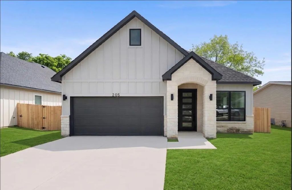 205 Grayson Street, Leonard