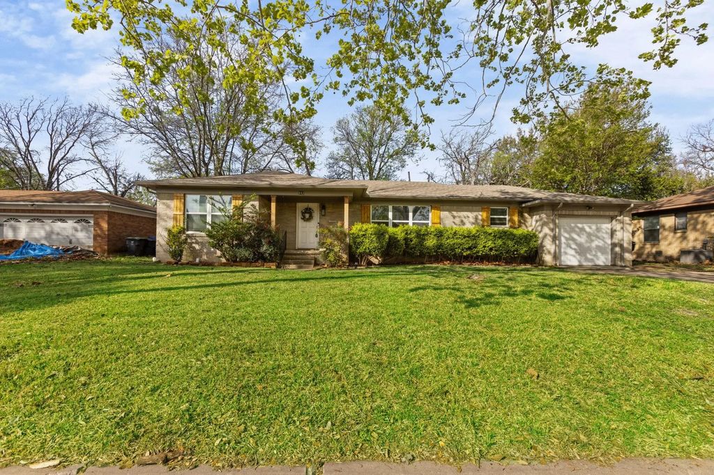 942 Longfellow Street, Waco