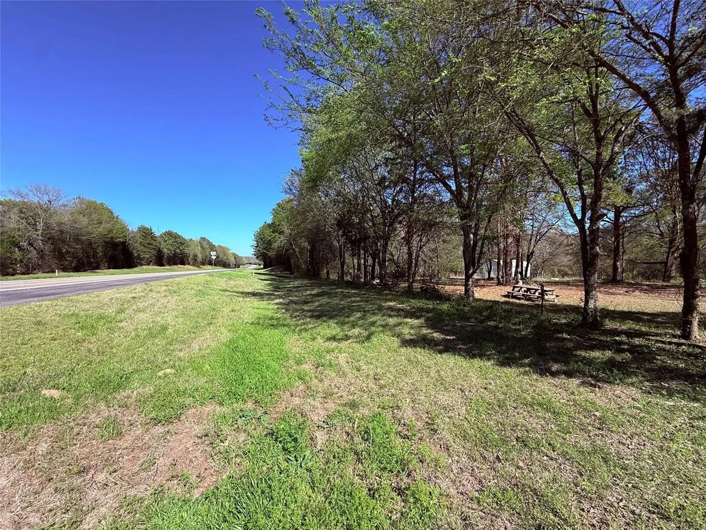 3842 N State Highway 37, Quitman