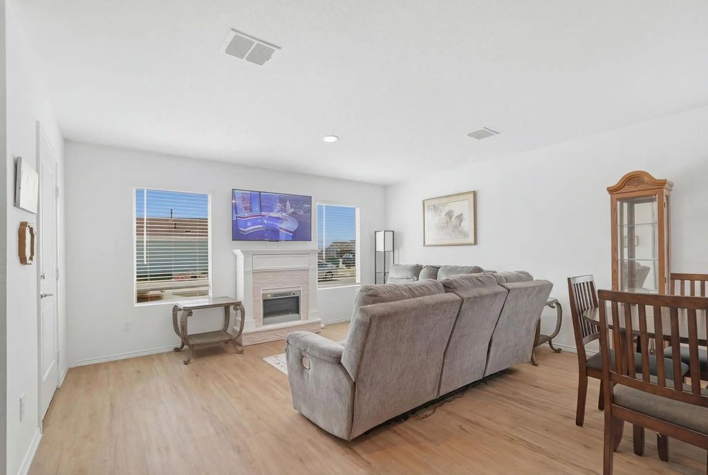 1445 Sterling Way, Ferris